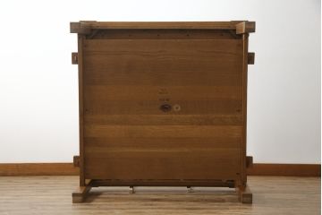 中古　高級品　Stickley(スティックレー/スティックレイ)　空間を華やかに彩るタイルトップローテーブル(リビングテーブル、センターテーブル)(R-077904)