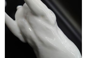 大倉陶園(OKURA、OAC)　跳ね馬　跳躍感のあるフィギュリン(オブジェ、白馬、置物、磁器人形、共箱付き)(R-077913)