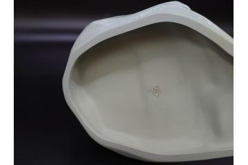 大倉陶園(OKURA、OAC)　跳ね馬　跳躍感のあるフィギュリン(オブジェ、白馬、置物、磁器人形、共箱付き)(R-077913)