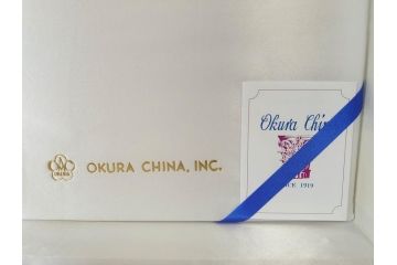 大倉陶園(OKURA、OAC)　跳ね馬　跳躍感のあるフィギュリン(オブジェ、白馬、置物、磁器人形、共箱付き)(R-077913)