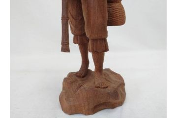 柳汀作　木彫り　高さ41.5cm　職人の技が光る恵比須像(恵比寿様、木製、在銘、作家物、置物、ディスプレイ、おきもの、共箱付き)(R-077914)