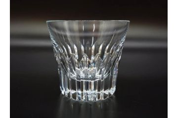 2022年　フランス　Baccarat　バカラ　CRYSTA(クリスタ)　深く彫られたカットが輝くタンブラー2客セット(コップ、グラス、ロックグラス、クリスタルガラス、フルレッドクリスタルガラス、共箱付き)(R-077915)