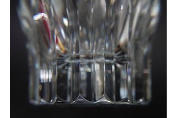 2022年　フランス　Baccarat　バカラ　CRYSTA(クリスタ)　深く彫られたカットが輝くタンブラー2客セット(コップ、グラス、ロックグラス、クリスタルガラス、フルレッドクリスタルガラス、共箱付き)(R-077915)