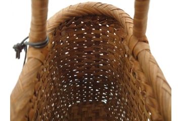 国産　山葡萄籠バッグ　やまぶどう　花のデザインが可愛らしい籠バッグ(手提げ袋、バック、鞄、花結び、花編み、カゴバッグ、かご、山ぶどう)(R-077917)