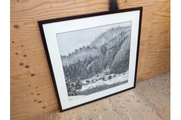真作　橋本広喜　「冬の集落」　降り積もる山村の雪景色が美しい墨彩画(冬、雪、集落、山、額付き、外箱付き)(R-077926)
