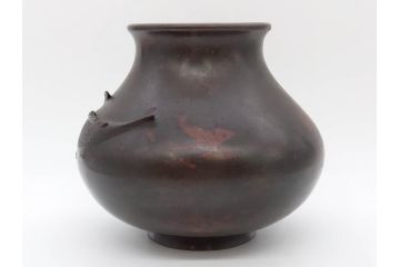 時代物　古銅　斑紫銅　盛上　双鯉文　優雅に泳ぐ鯉の装飾が印象的な花瓶(高岡銅器?、花器、花生、花入、壷、壺、在銘、作家物)(R-077928)