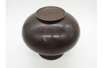 時代物　古銅　斑紫銅　盛上　双鯉文　優雅に泳ぐ鯉の装飾が印象的な花瓶(高岡銅器?、花器、花生、花入、壷、壺、在銘、作家物)(R-077928)