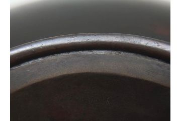 時代物　古銅　斑紫銅　盛上　双鯉文　優雅に泳ぐ鯉の装飾が印象的な花瓶(高岡銅器?、花器、花生、花入、壷、壺、在銘、作家物)(R-077928)