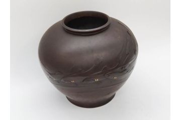 時代物　古銅　斑紫銅　盛上　生き生きと泳ぐ魚の装飾が印象的な花瓶(鮎?、アユ、高岡銅器?、花器、花生、花入、壷、壺、在銘、作家物)(R-077929)