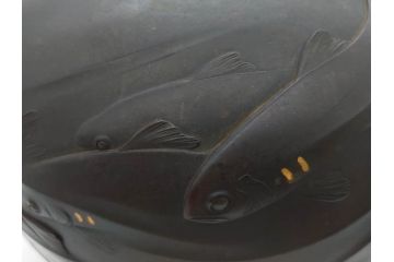 時代物　古銅　斑紫銅　盛上　生き生きと泳ぐ魚の装飾が印象的な花瓶(鮎?、アユ、高岡銅器?、花器、花生、花入、壷、壺、在銘、作家物)(R-077929)