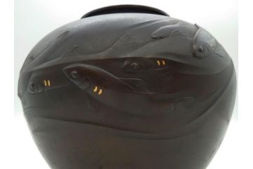 時代物　古銅　斑紫銅　盛上　生き生きと泳ぐ魚の装飾が印象的な花瓶(鮎?、アユ、高岡銅器?、花器、花生、花入、壷、壺、在銘、作家物)(R-077929)