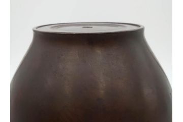 時代物　古銅　斑紫銅　盛上　生き生きと泳ぐ魚の装飾が印象的な花瓶(鮎?、アユ、高岡銅器?、花器、花生、花入、壷、壺、在銘、作家物)(R-077929)