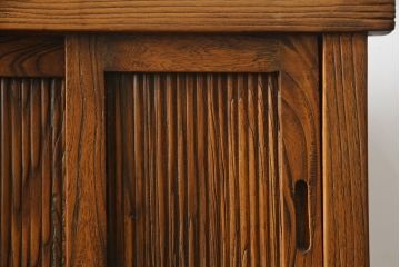 中古　アンティーク調　浮造り仕上げの小振りな二段重ね水屋箪笥(食器棚、キャビネット、収納棚、重ね戸棚、茶箪笥)(R-077934)