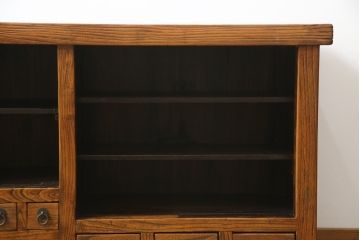 中古　アンティーク調　浮造り仕上げの小振りな水屋箪笥サイドボード(食器棚、サイドキャビネット、収納棚、戸棚、茶箪笥、テレビ台、テレビボード)(R-077935)