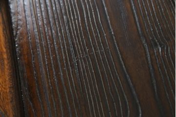 中古　アンティーク調　浮造り仕上げの小振りな水屋箪笥サイドボード(食器棚、サイドキャビネット、収納棚、戸棚、茶箪笥、テレビ台、テレビボード)(R-077935)
