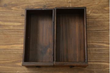 中古　アンティーク調　浮造り仕上げの小振りな水屋箪笥サイドボード(食器棚、サイドキャビネット、収納棚、戸棚、茶箪笥、テレビ台、テレビボード)(R-077936)