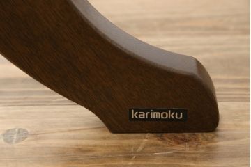 中古　美品　カリモク(karimoku)　ナラ材　シックな色合いと品のある佇まいが魅力のポールハンガー(コートハンガー、帽子掛け、店舗什器)(R-077938)