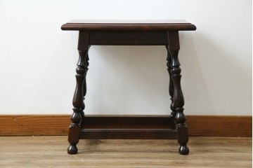 中古　松本民芸家具　#25型スツール・テーブル　クラシカルなデザインがお洒落なサイドテーブル　(R-077948)