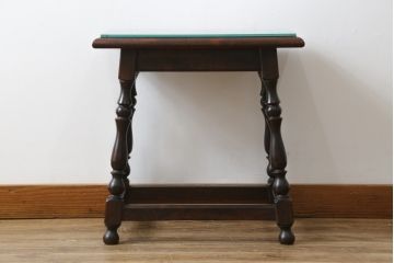 【E様専用】中古　松本民芸家具　#25型スツール・テーブル　クラシカルなデザインがお洒落なガラス天板付きサイドテーブル(コーヒーテーブル、カフェテーブル、花台、飾り台、椅子、イス)(R-077950)