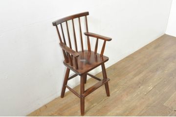 中古　松本民芸家具　クラシカルなデザインが美しいベビーチェア(チャイルドチェア、キッズチェア、アームチェア、ダイニングチェア、板座チェア、ウィンザーチェア、ウインザーチェア、こども椅子、子どもイス)(R-077951)
