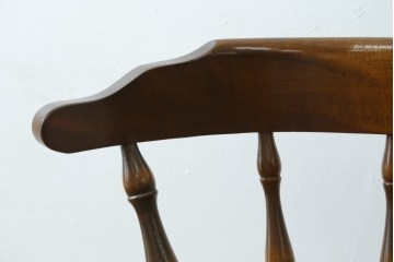 中古　飛騨産業　キツツキマーク　艶のある塗りが美しいハイチェア　※回転機構不具合あり　(R-077952)