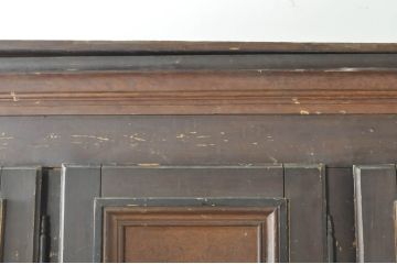 フランスアンティーク　特大!!　店舗用　たっぷり収納できる三枚扉の薄型キャビネット(ブックケース、本箱、書棚、戸棚、収納棚、店舗什器)(R-077953)