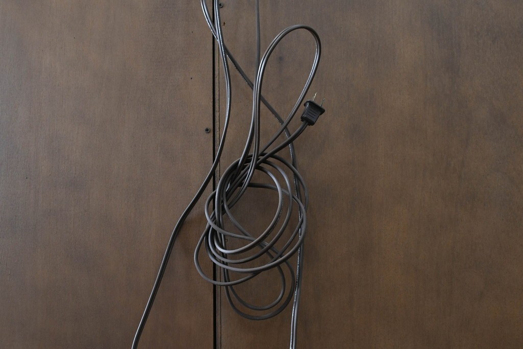 中古　美品　希少モデル!!　DREXEL HERITAGE(ドレクセルヘリテイジ)　マホガニー材　優雅な佇まいが高級感を高める照明付き三分割キャビネット(飾り棚、陳列棚、キュリオケース、ガラスケース、ショーケース、カップボード、食器棚、収納棚、戸棚、店舗什器)(R-077959)