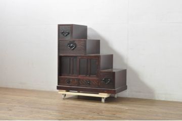 中古　アンティーク調　和のお部屋作りに取り入れやすい両面使いの小さな階段箪笥(和たんす、収納箪笥、引き出し)(R-077966)