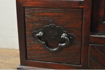 中古　アンティーク調　和のお部屋作りに取り入れやすい両面使いの小さな階段箪笥(和たんす、収納箪笥、引き出し)(R-077966)