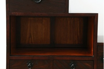 中古　アンティーク調　和のお部屋作りに取り入れやすい両面使いの小さな階段箪笥　(R-077966)