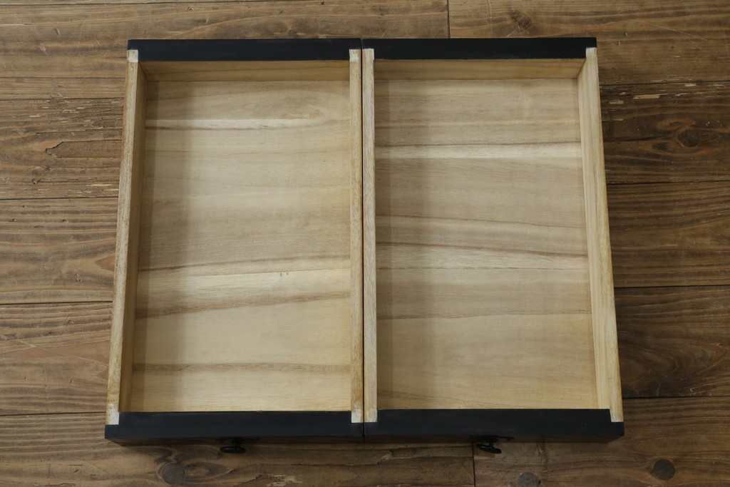 中古　アンティーク調　和のお部屋作りに取り入れやすい両面使いの小さな階段箪笥　(R-077966)