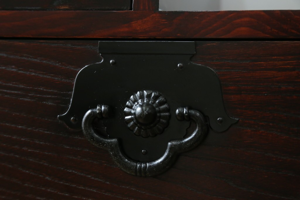 中古　アンティーク調　和のお部屋作りに取り入れやすい両面使いの小さな階段箪笥　(R-077966)