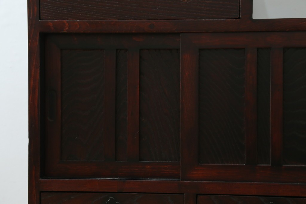 中古　アンティーク調　和のお部屋作りに取り入れやすい両面使いの小さな階段箪笥　(R-077966)