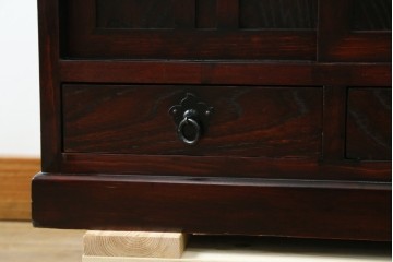 中古　アンティーク調　和のお部屋作りに取り入れやすい両面使いの小さな階段箪笥　(R-077966)