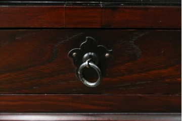 中古　アンティーク調　和のお部屋作りに取り入れやすい両面使いの小さな階段箪笥　(R-077966)