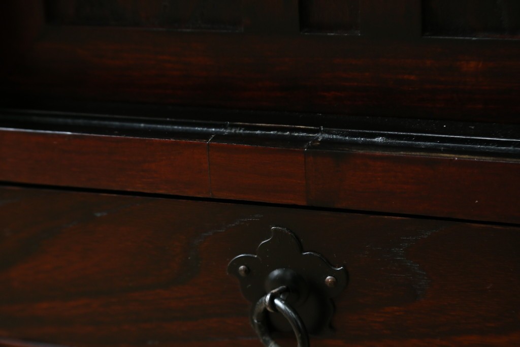 中古　アンティーク調　和のお部屋作りに取り入れやすい両面使いの小さな階段箪笥　(R-077966)