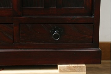 中古　アンティーク調　和のお部屋作りに取り入れやすい両面使いの小さな階段箪笥　(R-077966)