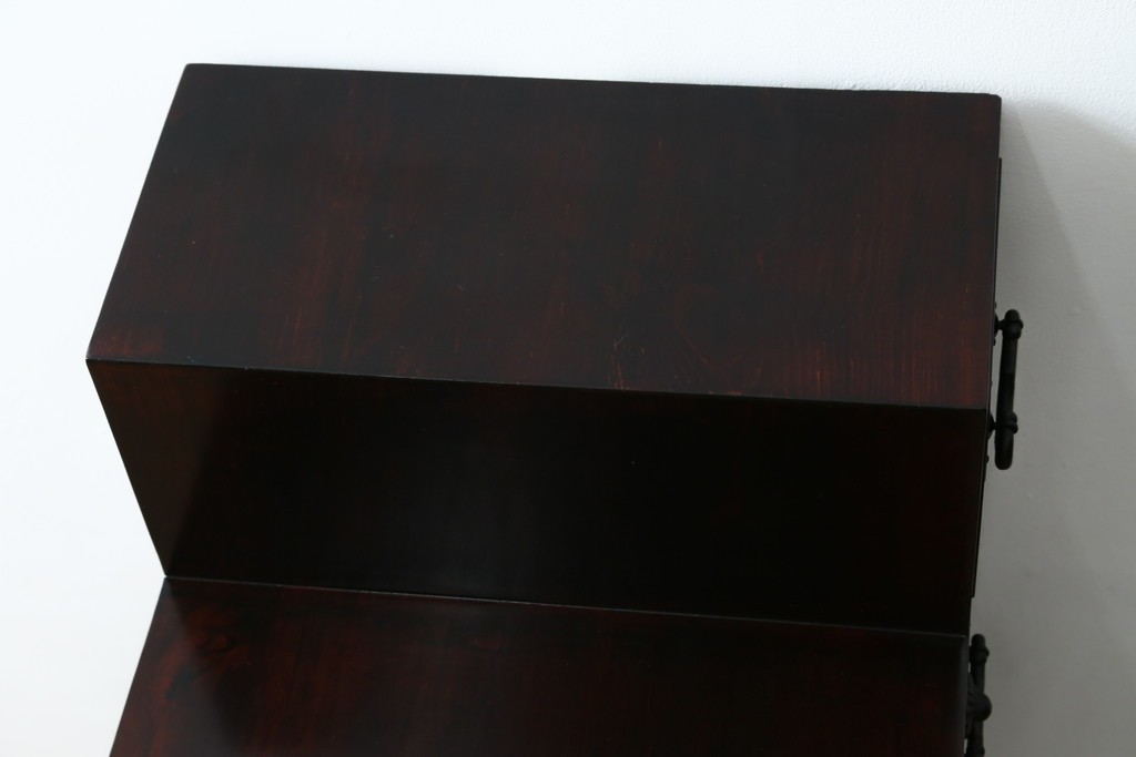 中古　アンティーク調　和のお部屋作りに取り入れやすい両面使いの小さな階段箪笥　(R-077966)