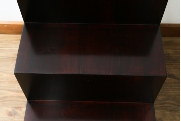 中古　アンティーク調　和のお部屋作りに取り入れやすい両面使いの小さな階段箪笥　(R-077966)