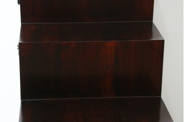 中古　アンティーク調　和のお部屋作りに取り入れやすい両面使いの小さな階段箪笥　(R-077966)