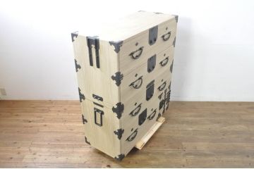 和製アンティーク　明るい木色に上品な金具が映える二段重ね総桐二本松箪笥(時代箪笥、衣装箪笥、収納箪笥、重ね箪笥、和タンス、チェスト、引き出し)(R-077968)