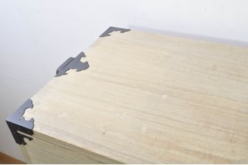 和製アンティーク　明るい木色に上品な金具が映える二段重ね総桐二本松箪笥(時代箪笥、衣装箪笥、収納箪笥、重ね箪笥、和タンス、チェスト、引き出し)(R-077968)