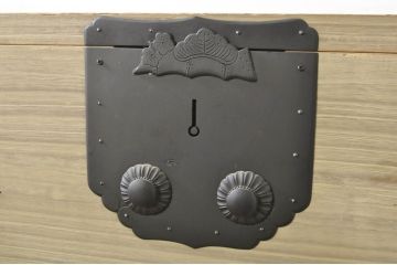 和製アンティーク　明るい木色に上品な金具が映える二段重ね総桐二本松箪笥(時代箪笥、衣装箪笥、収納箪笥、重ね箪笥、和タンス、チェスト、引き出し)(R-077968)