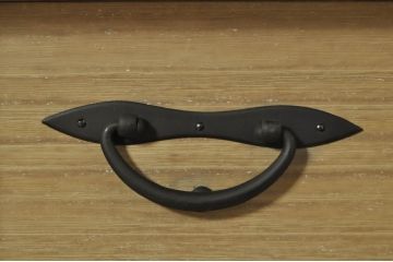 和製アンティーク　明るい木色に上品な金具が映える二段重ね総桐二本松箪笥(時代箪笥、衣装箪笥、収納箪笥、重ね箪笥、和タンス、チェスト、引き出し)(R-077968)