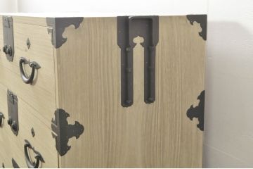 和製アンティーク　明るい木色に上品な金具が映える二段重ね総桐二本松箪笥(時代箪笥、衣装箪笥、収納箪笥、重ね箪笥、和タンス、チェスト、引き出し)(R-077968)