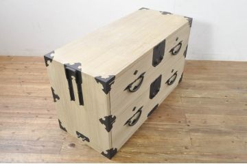 和製アンティーク　明るい木色に上品な金具が映える総桐二本松箪笥ローチェスト(時代箪笥、衣装箪笥、収納箪笥、和タンス、ローボード、引き出し、テレビ台、テレビボード)(R-077969)