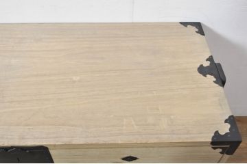 和製アンティーク　明るい木色に上品な金具が映える総桐二本松箪笥ローチェスト(時代箪笥、衣装箪笥、収納箪笥、和タンス、ローボード、引き出し、テレビ台、テレビボード)(R-077969)