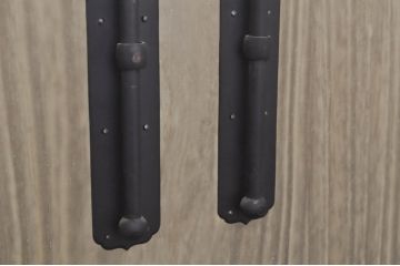 和製アンティーク　明るい木色に上品な金具が映える総桐二本松箪笥ローチェスト(時代箪笥、衣装箪笥、収納箪笥、和タンス、ローボード、引き出し、テレビ台、テレビボード)(R-077969)