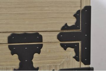 和製アンティーク　明るい木色に上品な金具が映える片開き扉付き総桐二本松箪笥ローチェスト(時代箪笥、衣装箪笥、収納箪笥、和タンス、ローボード、引き出し、テレビ台、テレビボード)(R-077970)