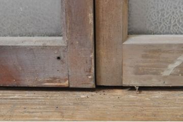 アンティーク建具　レトロな雰囲気が溢れるダイヤガラス窓2枚セット(引き戸、ガラス戸)(R-077978)